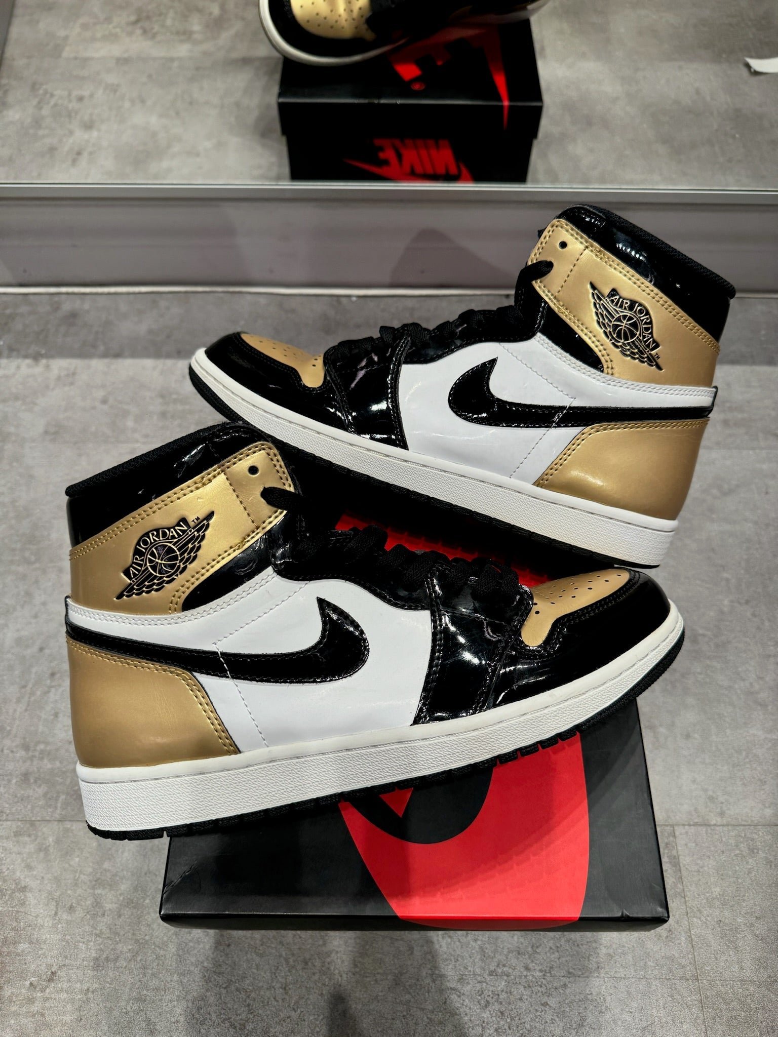 Jordan 1 Retro High NRG Gold Toe (Preowned)