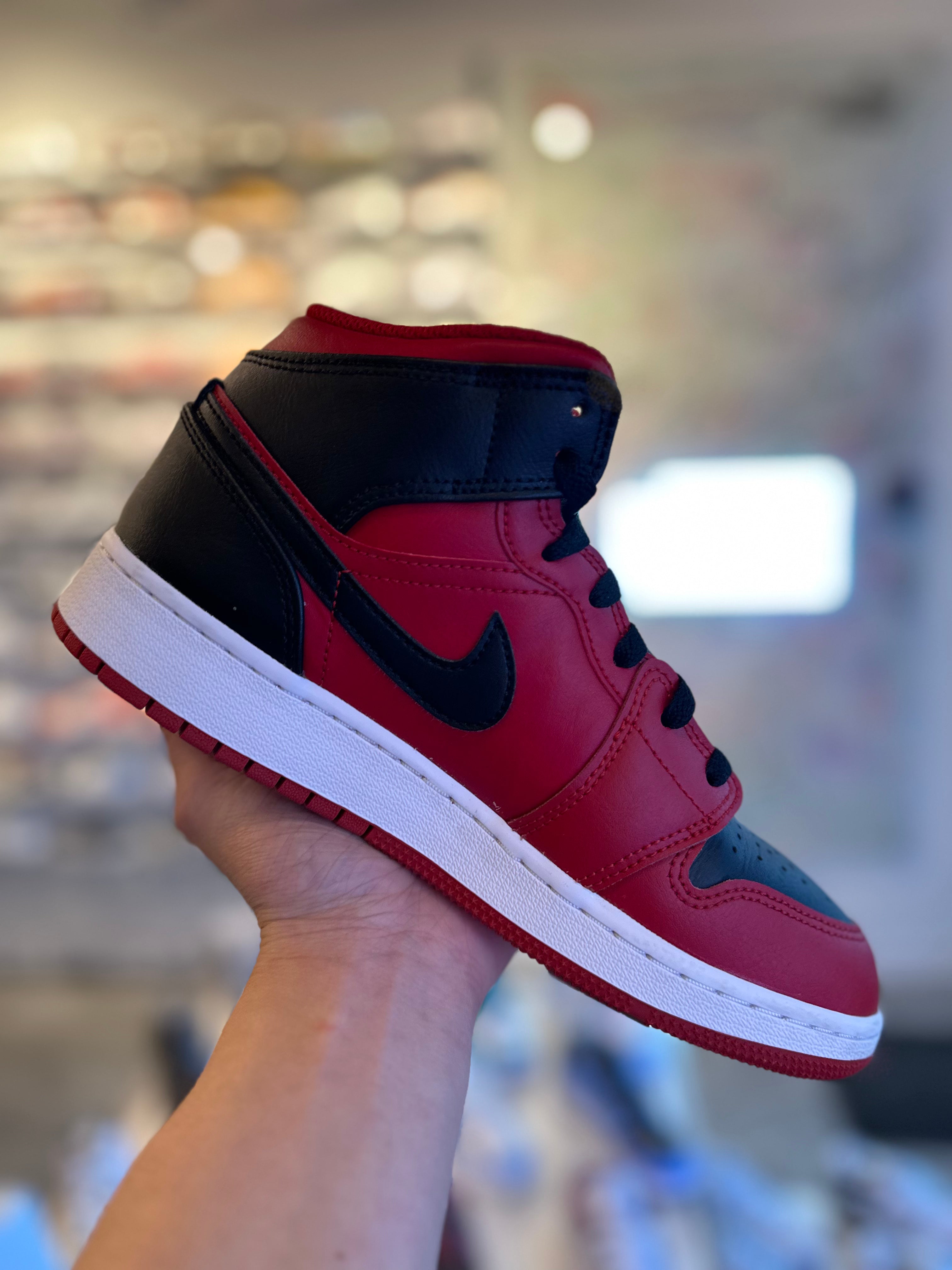 Jordan 1 Mid Reverse Bred (GS) (Preowned Size 5y)