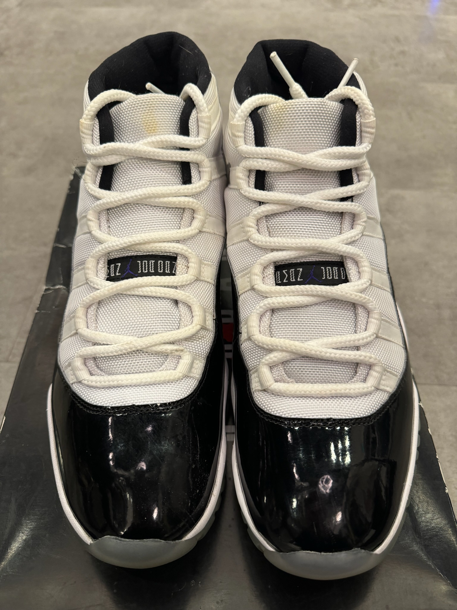 Jordan 11 Retro Concord (2018) (Preowned Size 11.5)