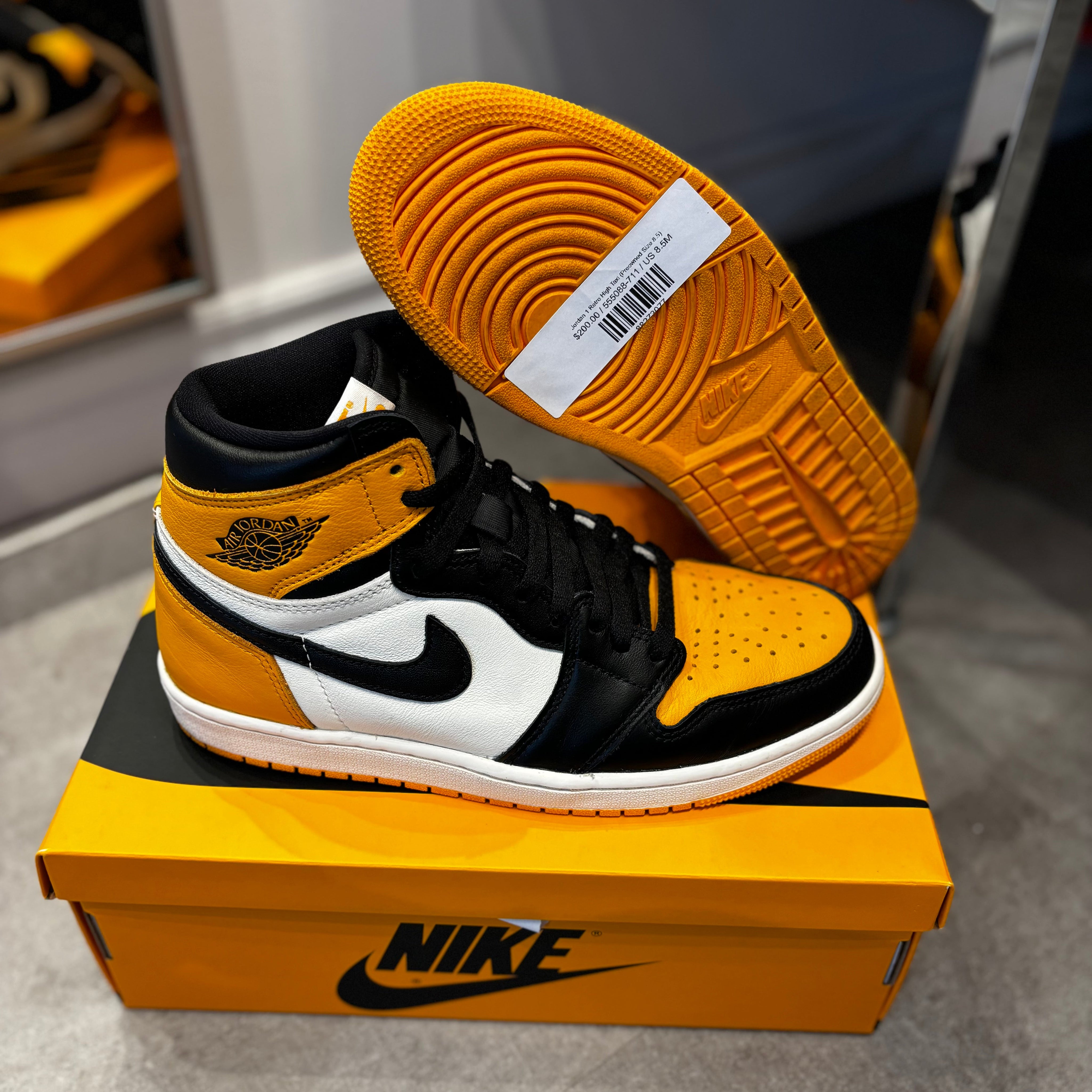 Jordan 1 Retro High Taxi (Preowned Size 8.5)