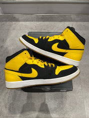 Jordan 1 Mid New Love (2017) (Preowned)