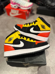 Jordan 1 Mid Black Amarillo Team Orange (GS) (Preowned)