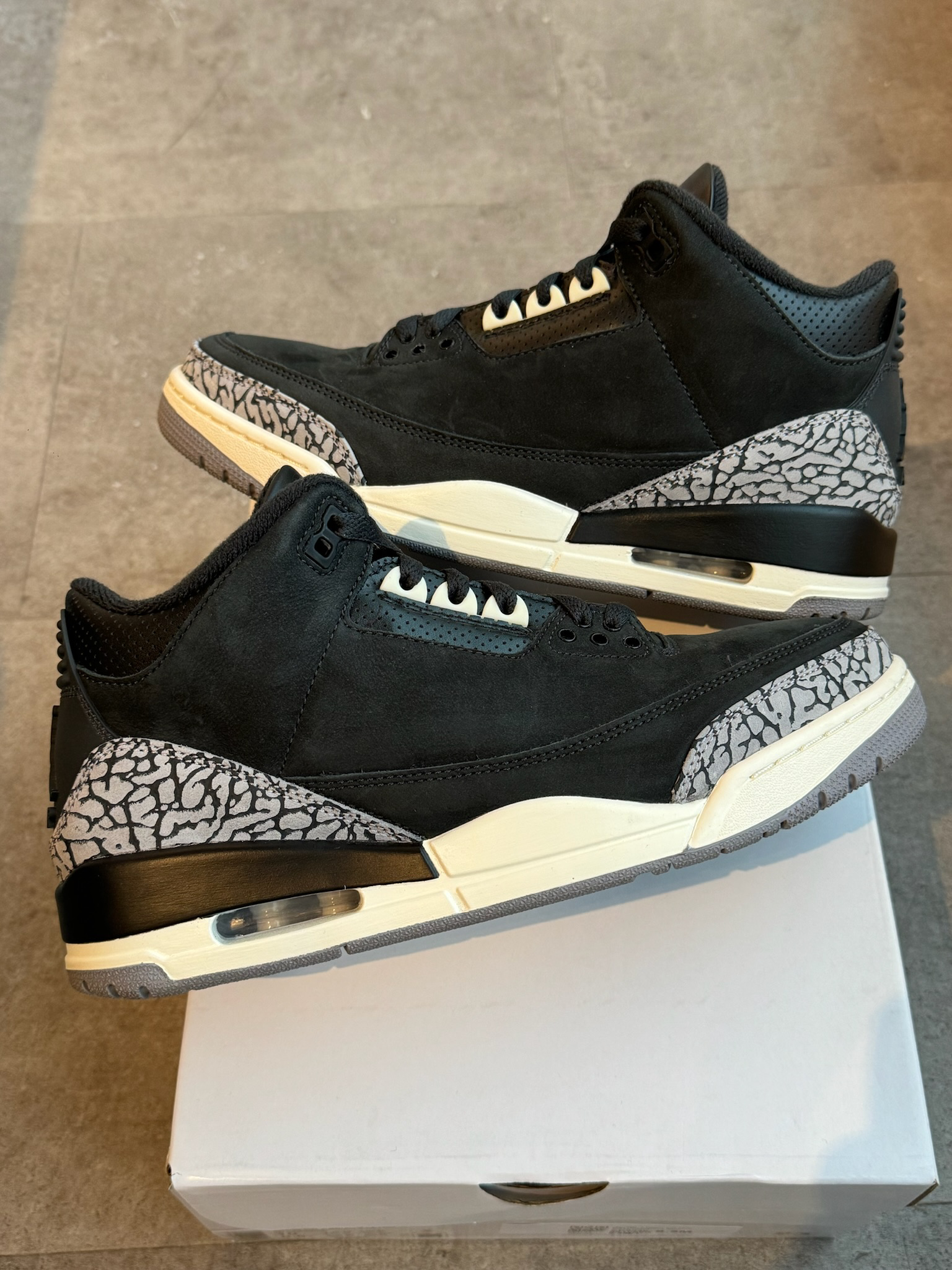 Jordan 3 Retro Off Noir (W) (Preowned Size 8.5M/10W)