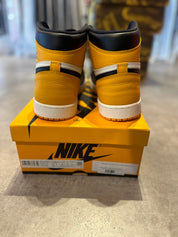 Jordan 1 Retro High Taxi (Preowned Size 11)